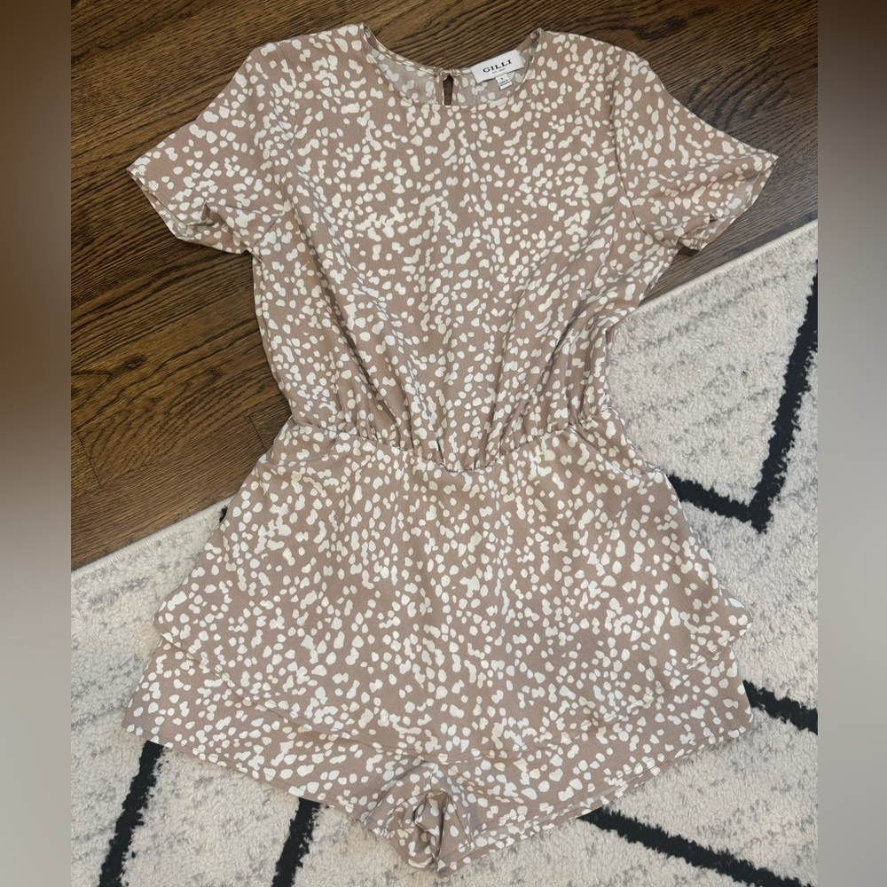 Gilli Tan and White Patterned Romper